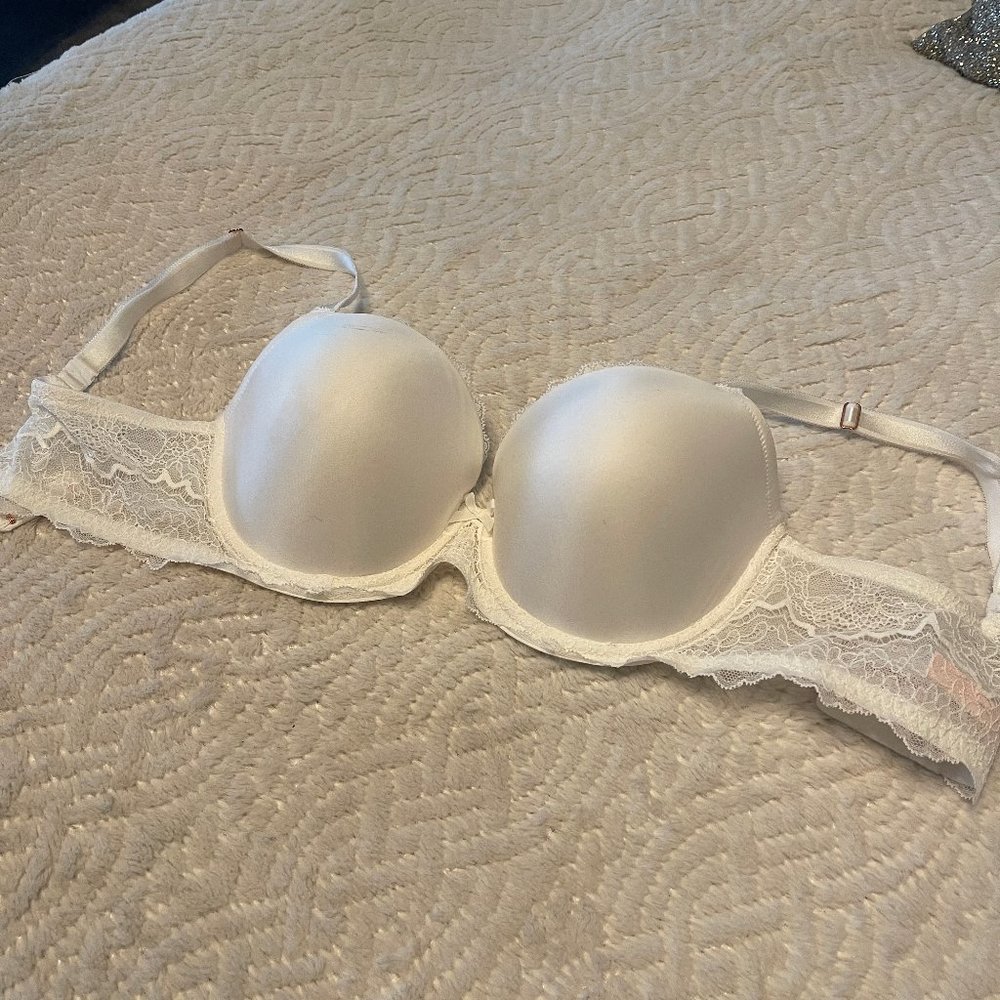 Victoria's Secret Body by Victoria White Satin & Lace Push Up Bra 36DD NWOT